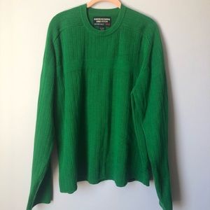 Men’s green crew neck sweater